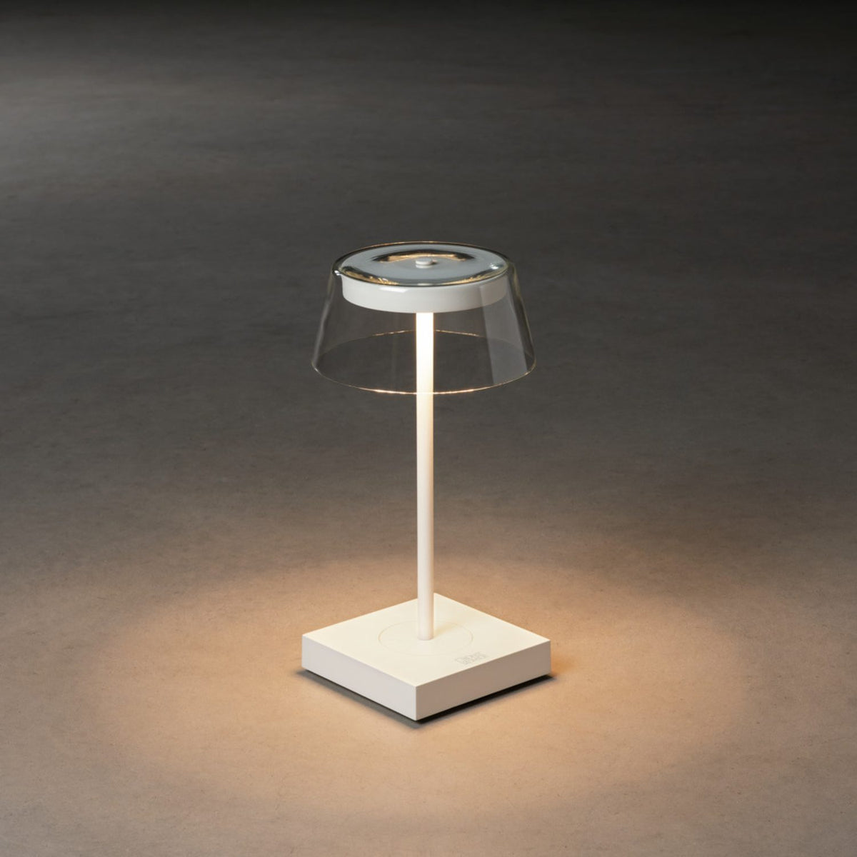 Scilla USB Dimbar Bordslampa Ute Vit