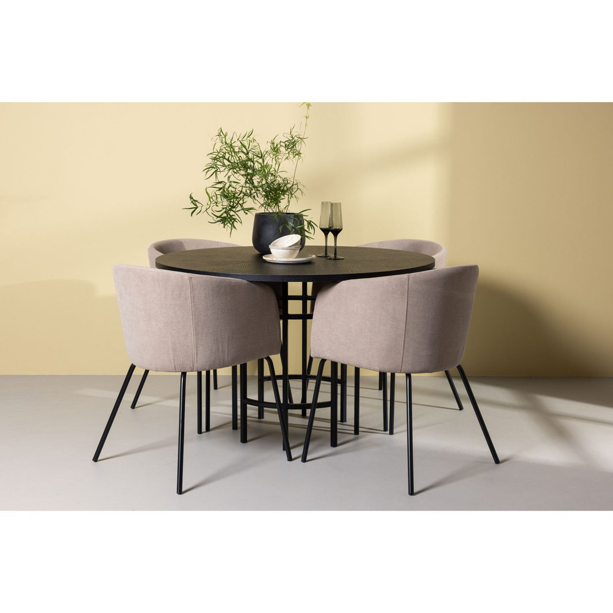 Copenhagen, Berit Rund matgrupp Beige, Svart, Svart, ⌀115