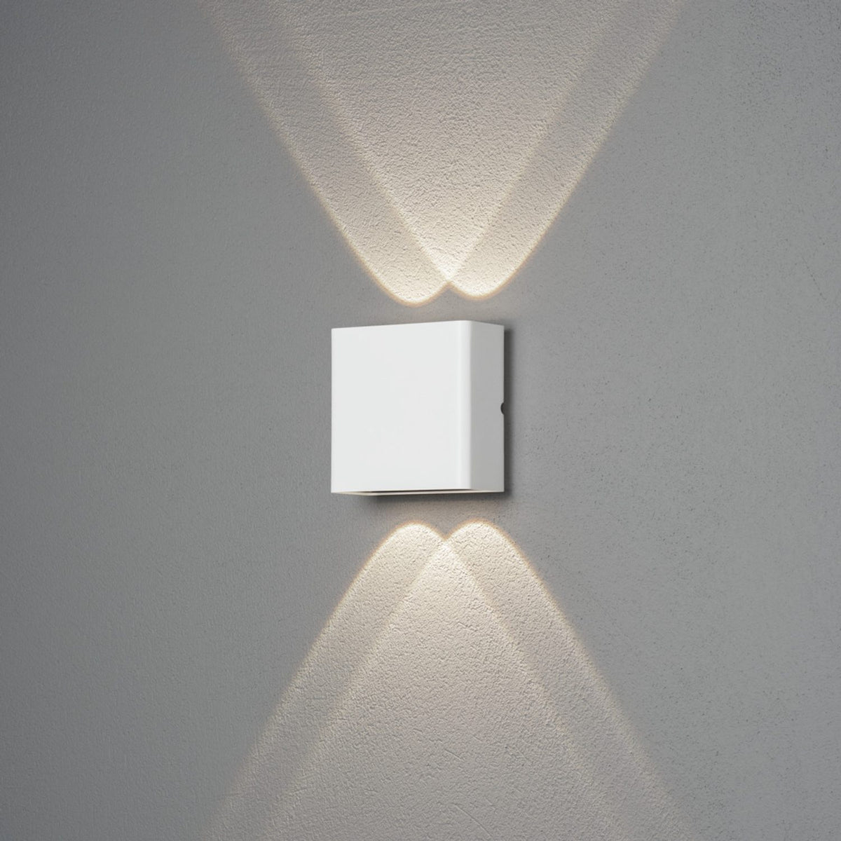 Chieri HP-LED 2x2 Vägglampa Ute Vit