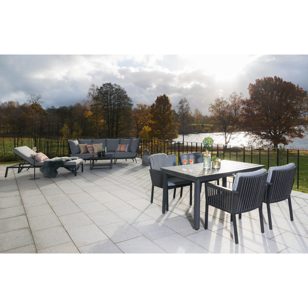 Jet Set Mini Ø23 cm Utebord Svart