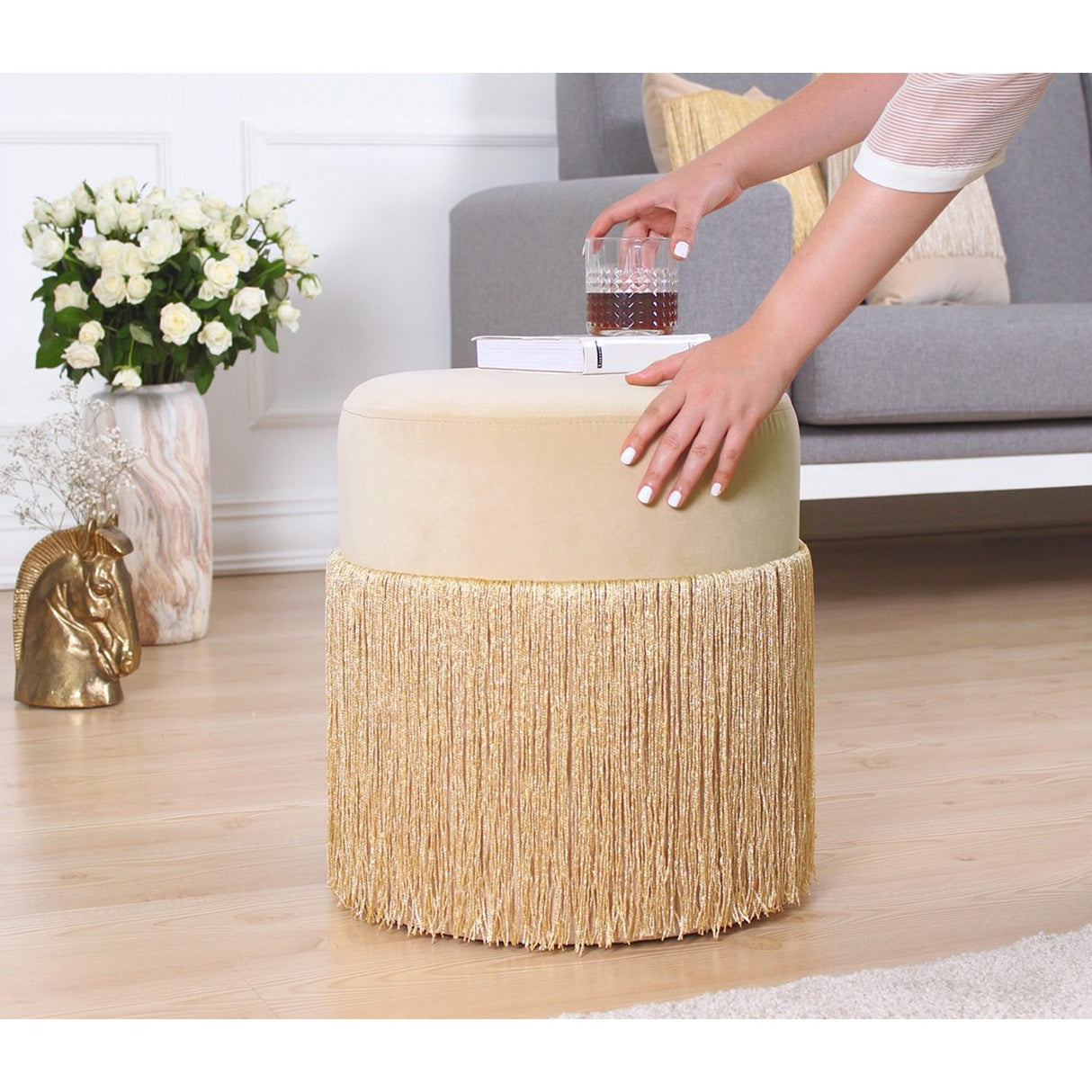 Graz (45 x 47 cm) Sittpuff Guld