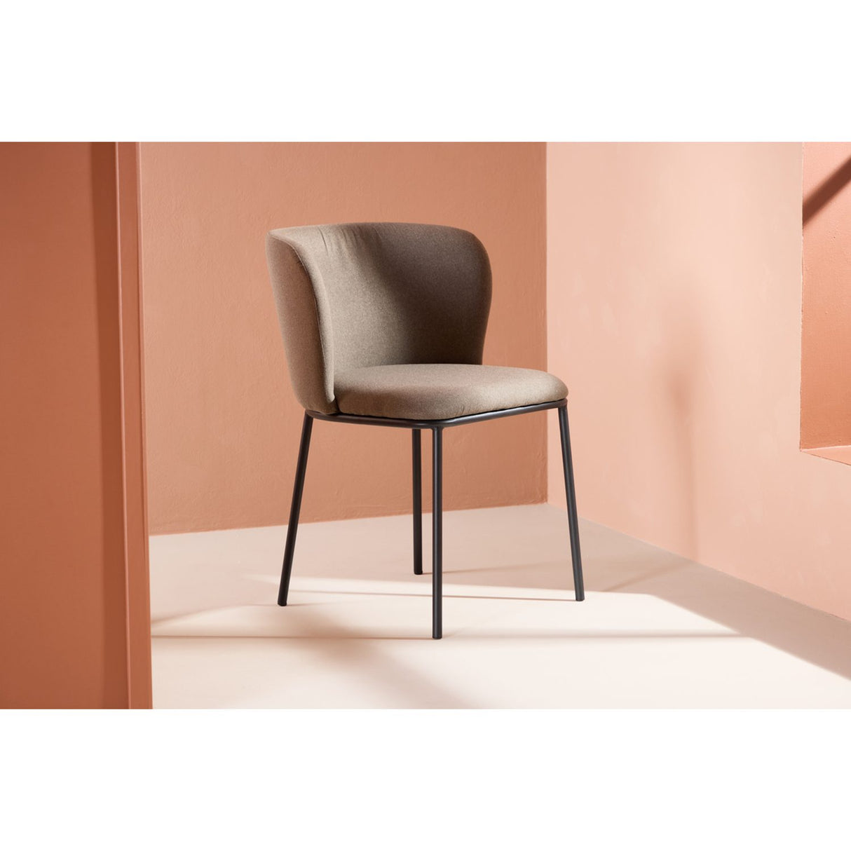 Edina Matstol Svart,Brun, Polyesterlinne, 60 x 77 x 53
