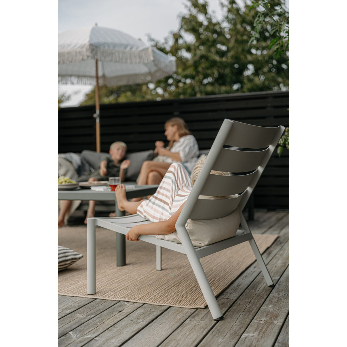 Delia Loungefåtölj Light Grey