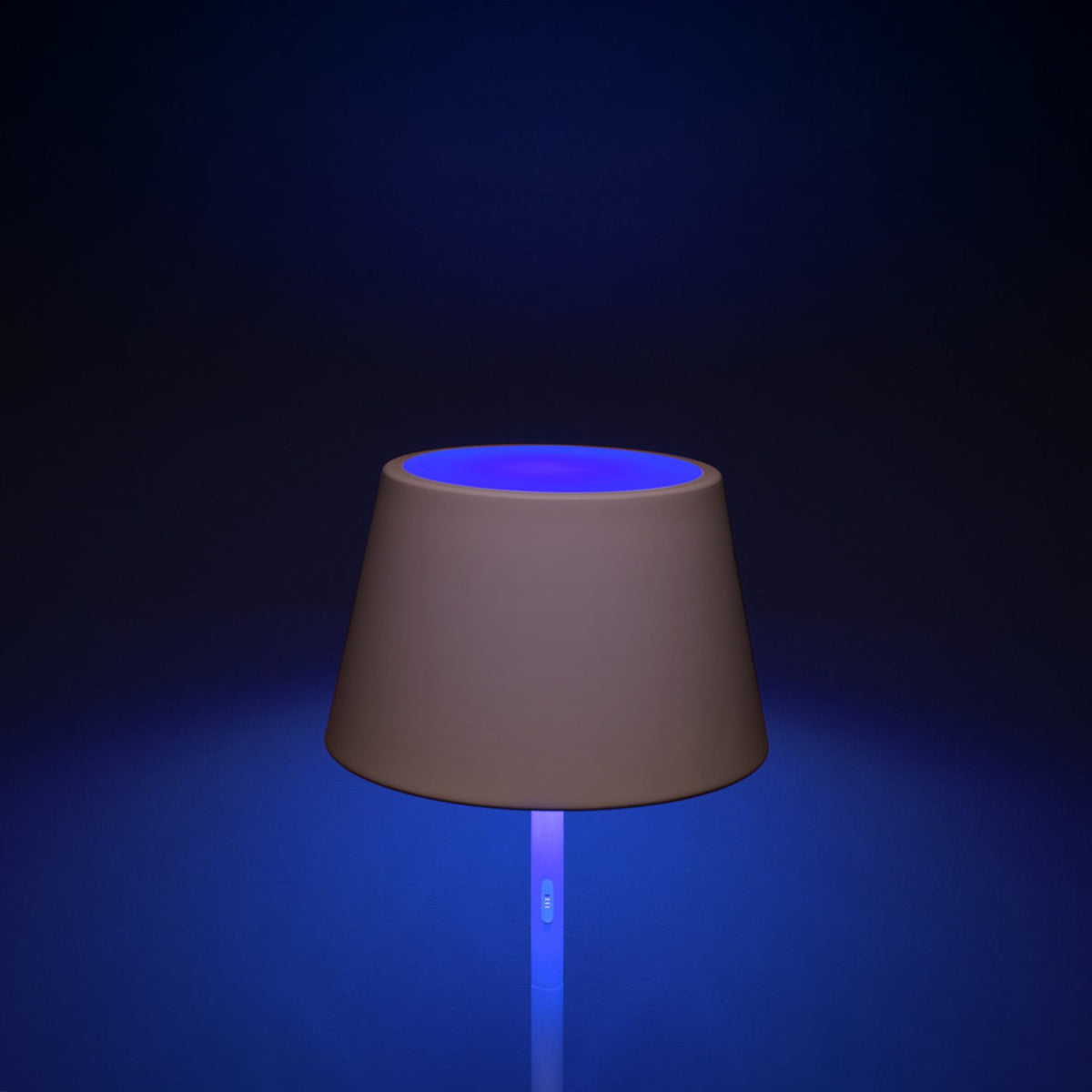 Pomezia USB Golvlampa Ute/Inne Vit