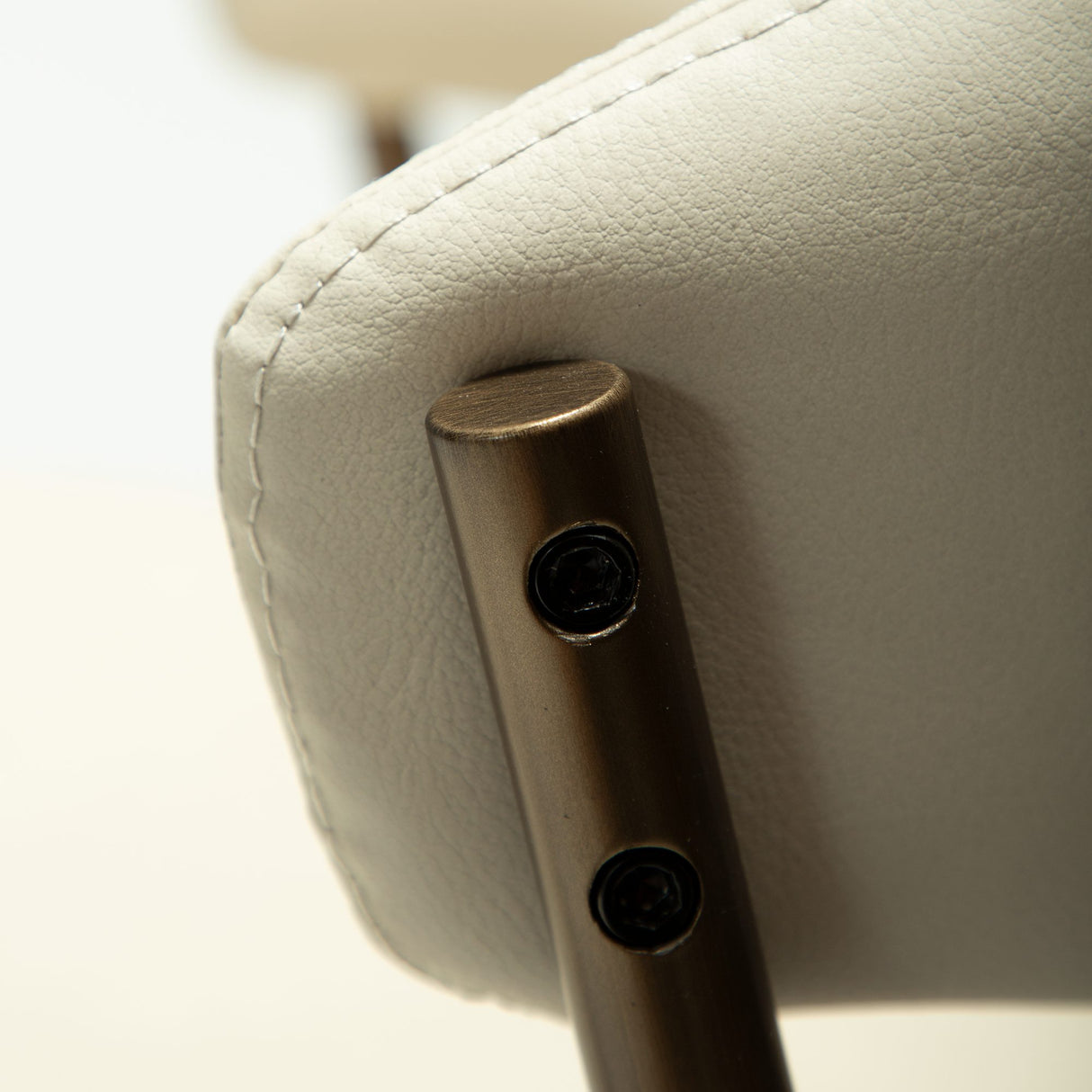 Zone Stol Frosted Almond Art.Leather