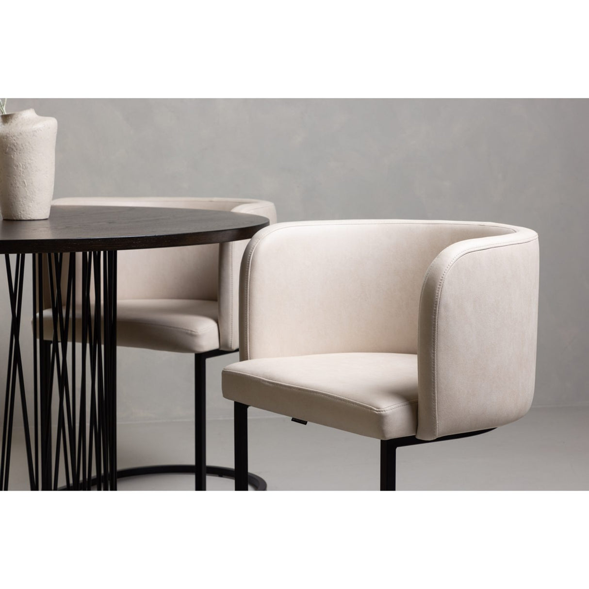 Stone, Simrishamn Rund matgrupp Beige,Svart, Svart, mocka, ⌀120