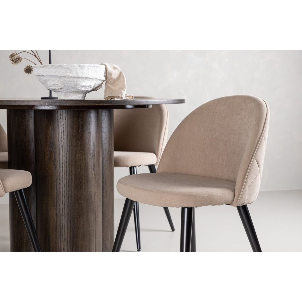 Olivia, Velvet Rund matgrupp Beige, Svart, Mocka, ⌀110