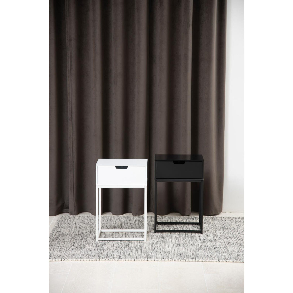 Kirkenes Sängbord 61x40x30 cm Vit