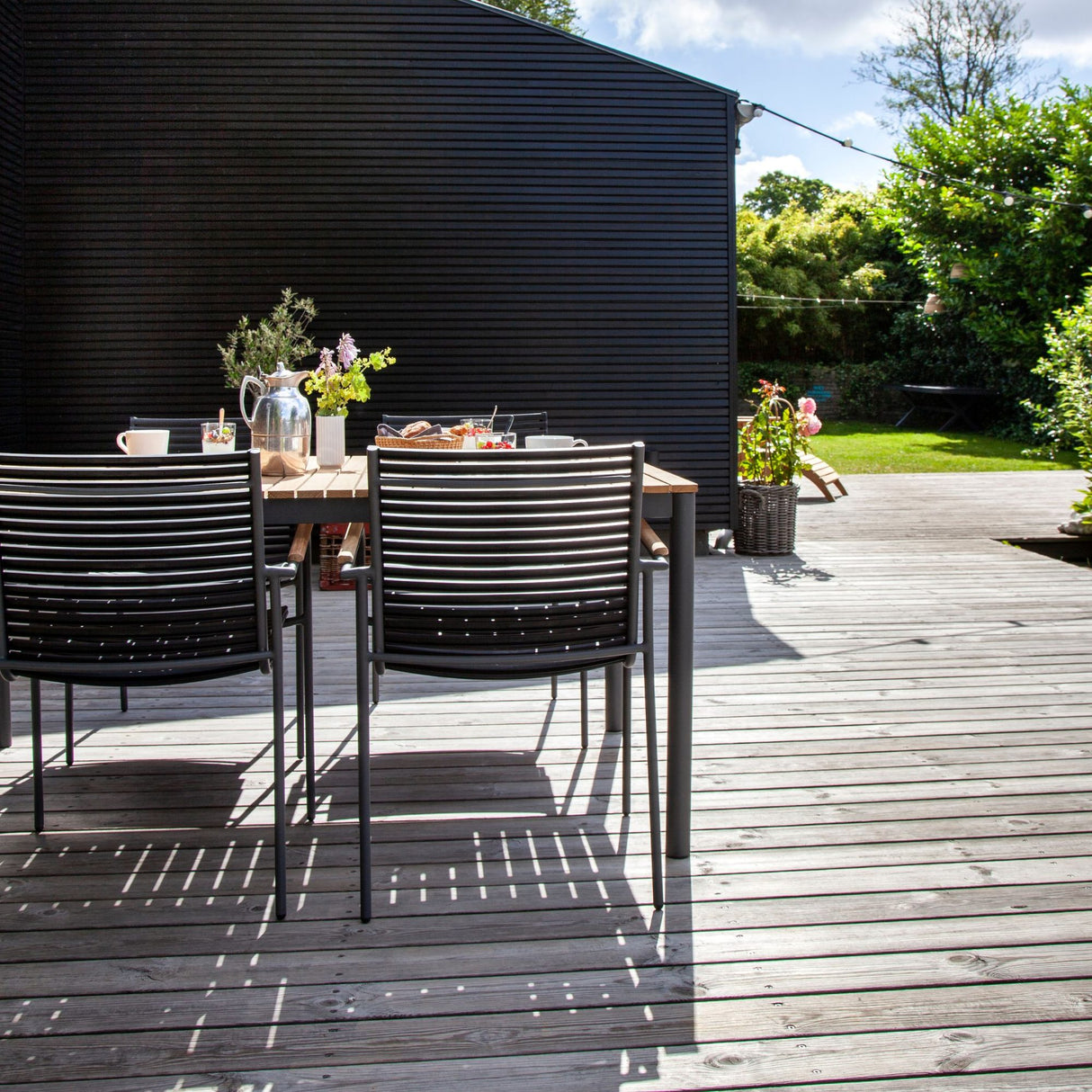 Mood/Mood Classic Trädgårdsmöbelset i Teak och Aluminium Antracit 167 cm + 4 stolar