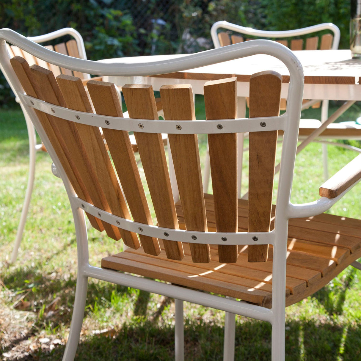 Ellen Trädgårdsmöbelset i Teak och Aluminium 150 cm + 6 stolar, Vit