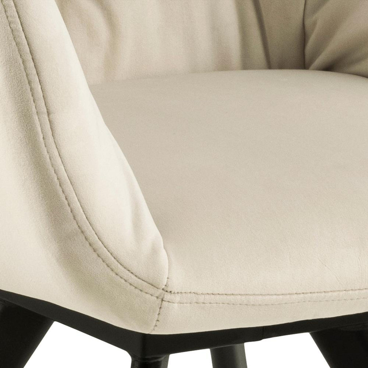 Katie Karmstol Vic tyg Sand