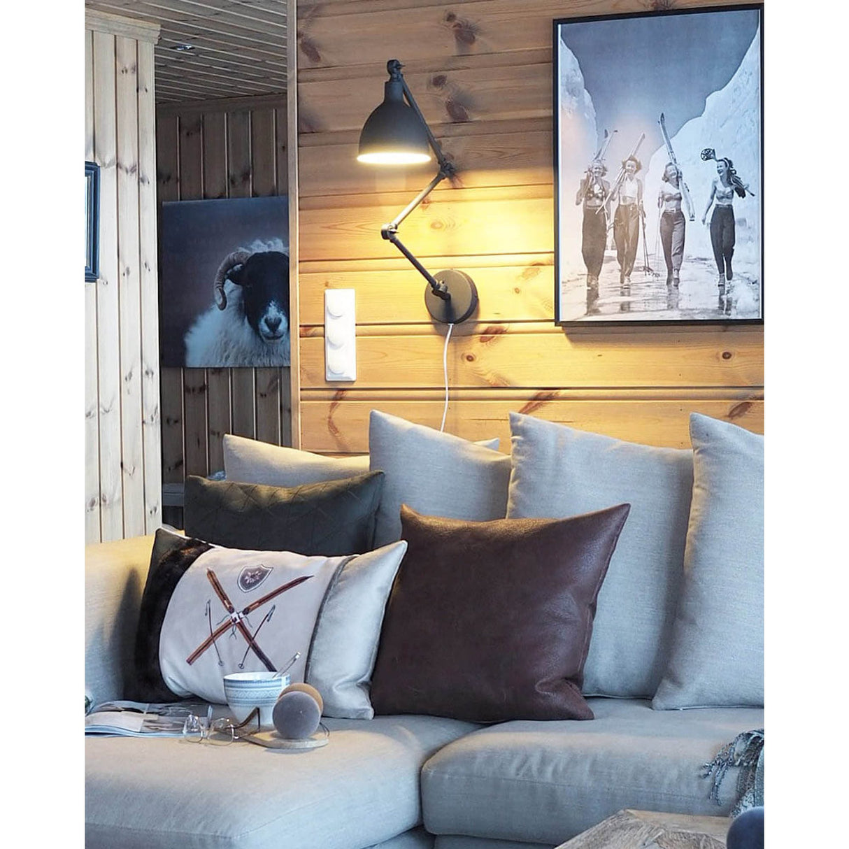 Bazar Vägglampa Sandsvart