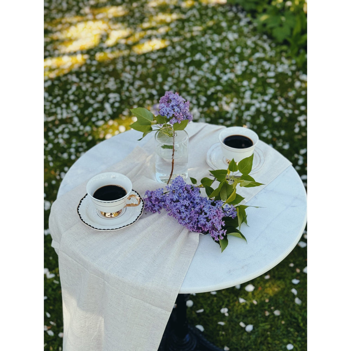 Glimminge Utebord Ø60 cm Vit/Svart