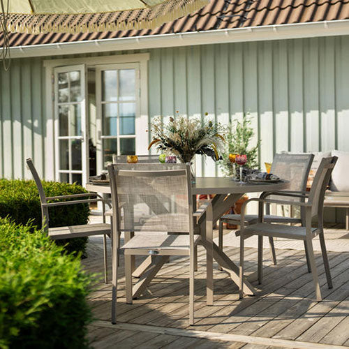 Hånger Utebord Ø140 cm Svart