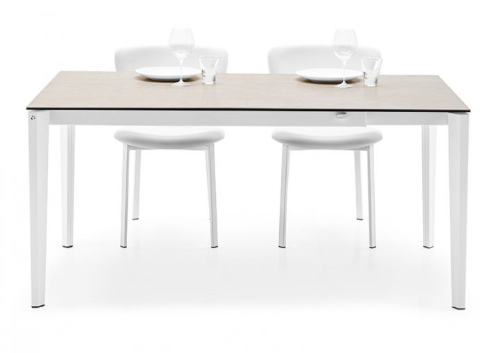 Pentagon Fast Matbord 130 cm