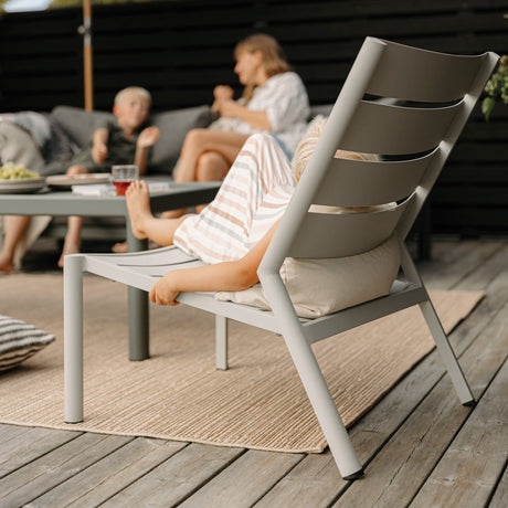 Delia Loungestol