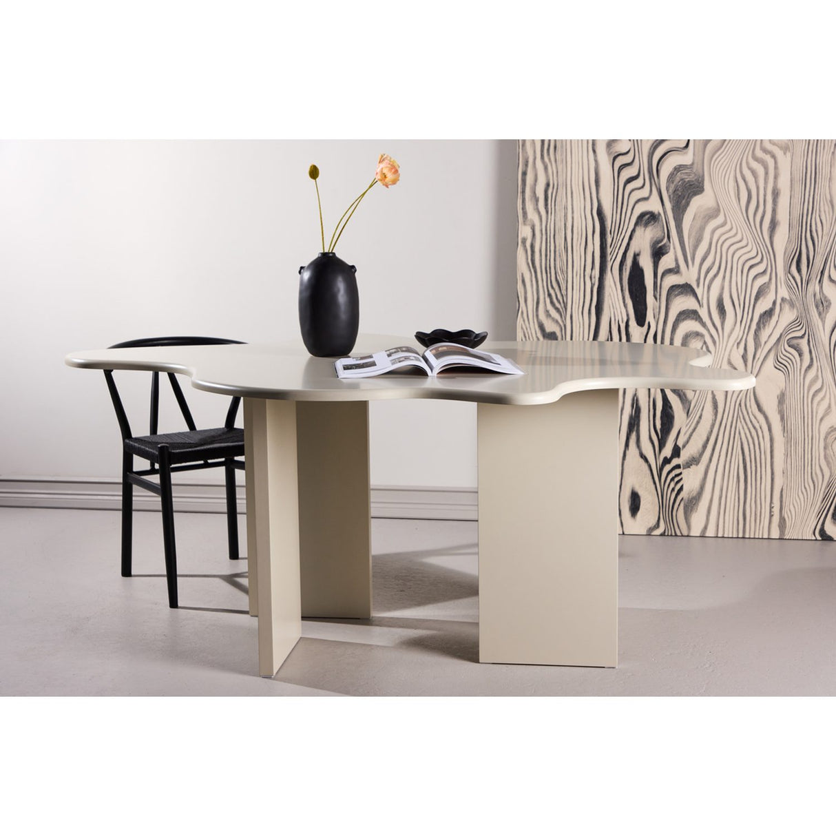 Flower Ovalt matbord Beige