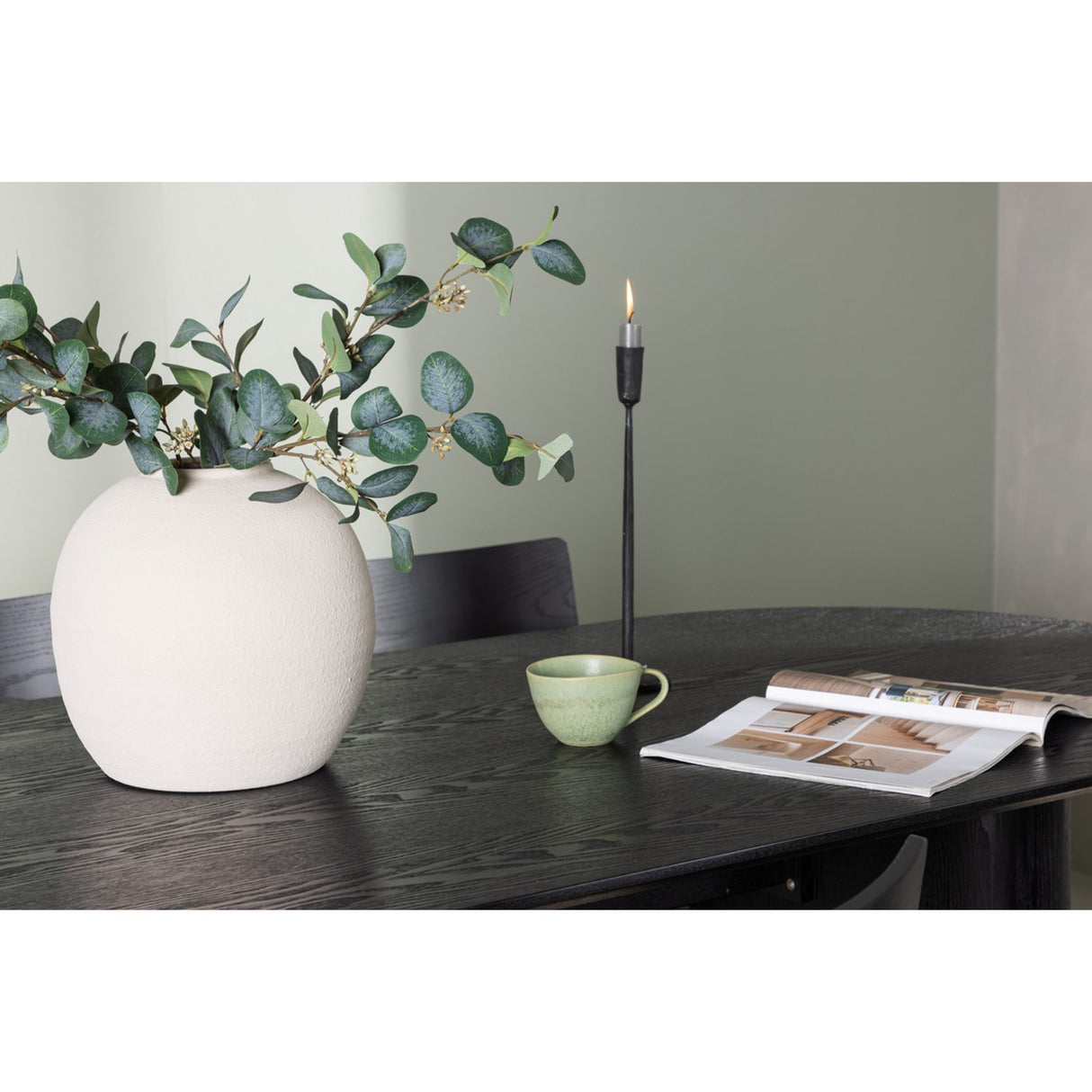 Isolde, Montros Oval matgrupp