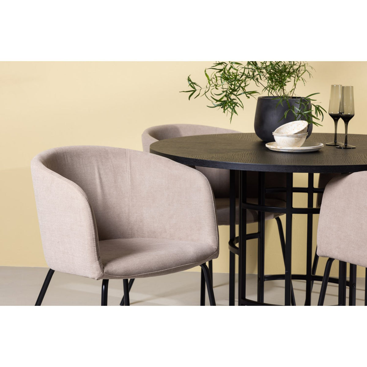 Copenhagen, Berit Rund matgrupp Beige, Svart, Svart, ⌀115