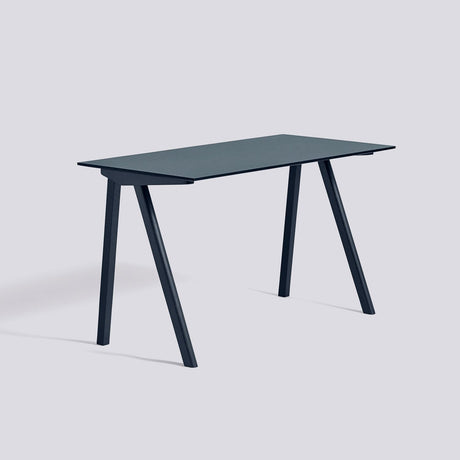 CPH 90 L130 × B65 × H74 cm Skrivbord Smokey blue – linoleum, Deep blue – massiv ek med vattenbaserad lack