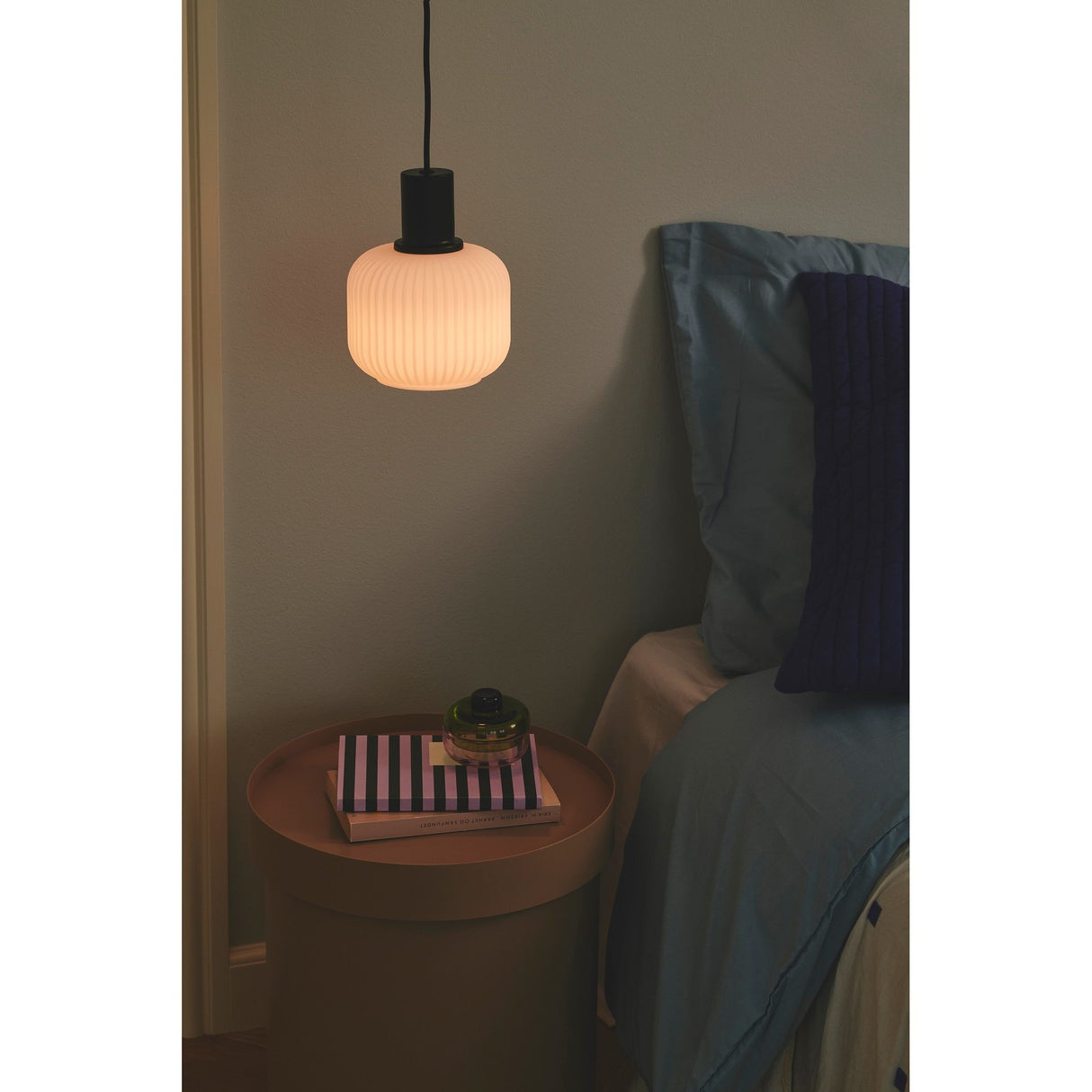 Milford Mini Svart Taklampa