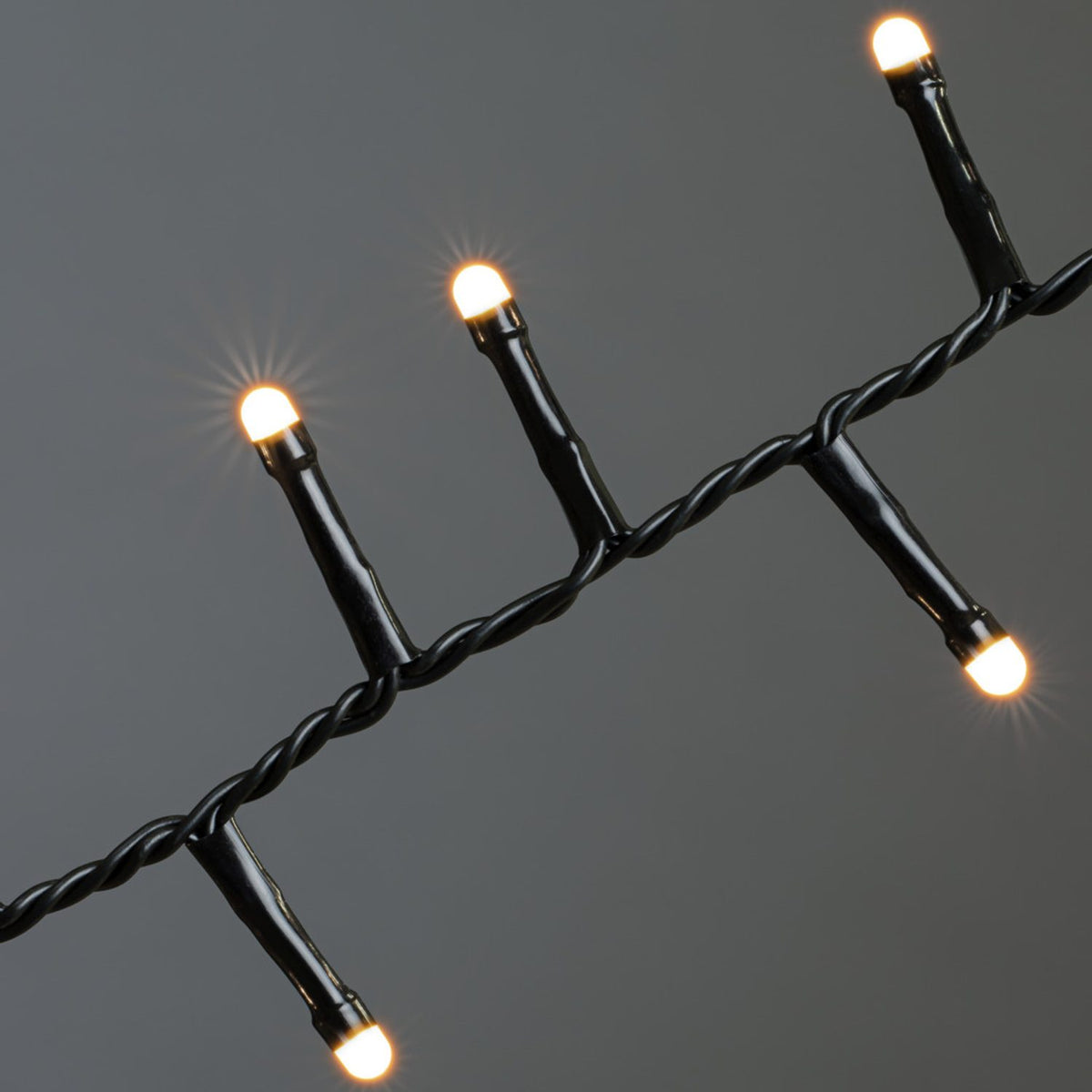 Cluster Frostad LED Svart kabel 30V/IP44 Ljusslinga Ute 32.98m, Amber