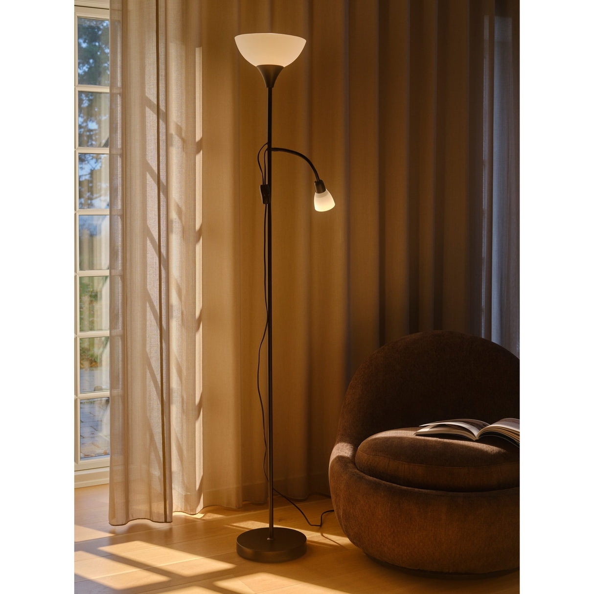 Lauria Svart Golvlampa