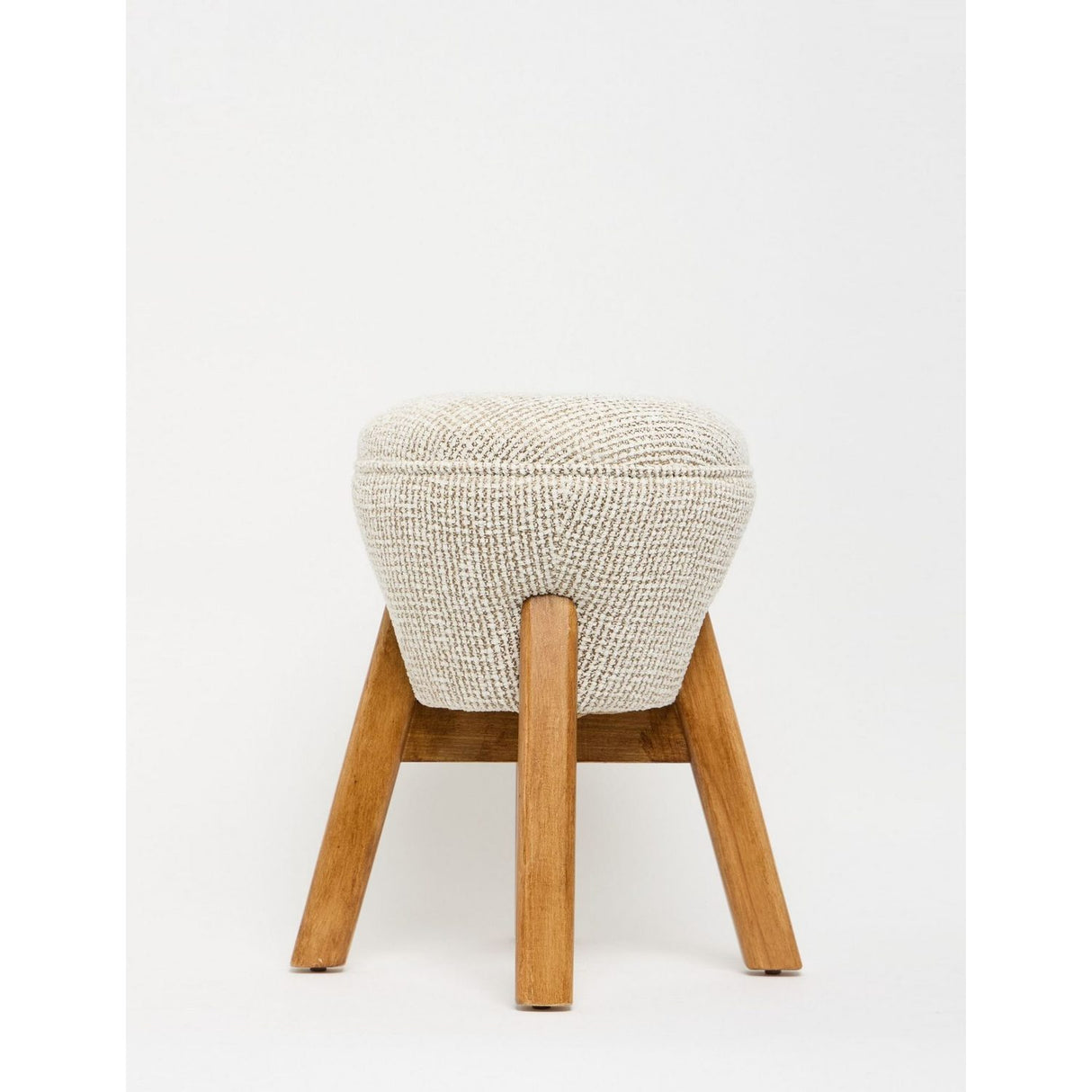 Vienna (38 x 48 x 38 cm) Cream / Walnut Sittpuff