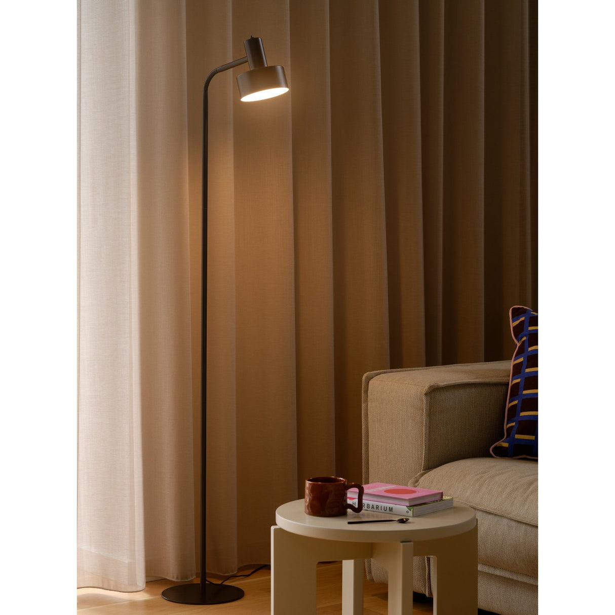 Matis Golvlampa Svart