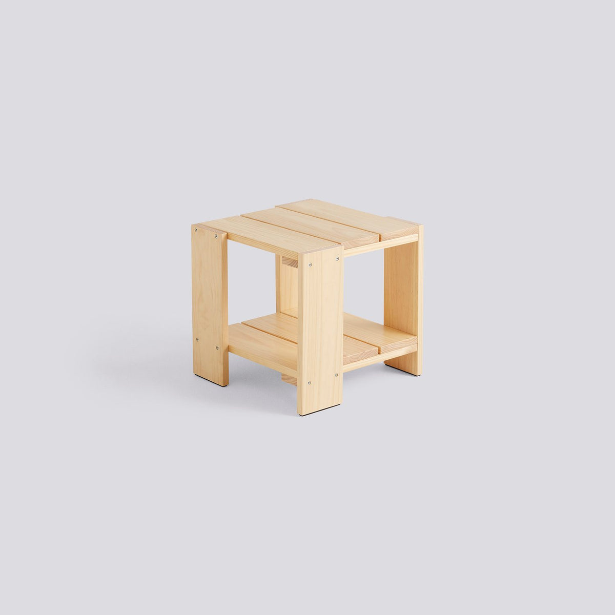 Crate L49,5 × B49,5 × H45 cm Sidobord Black – massiv furu med vattenbaserad lack
