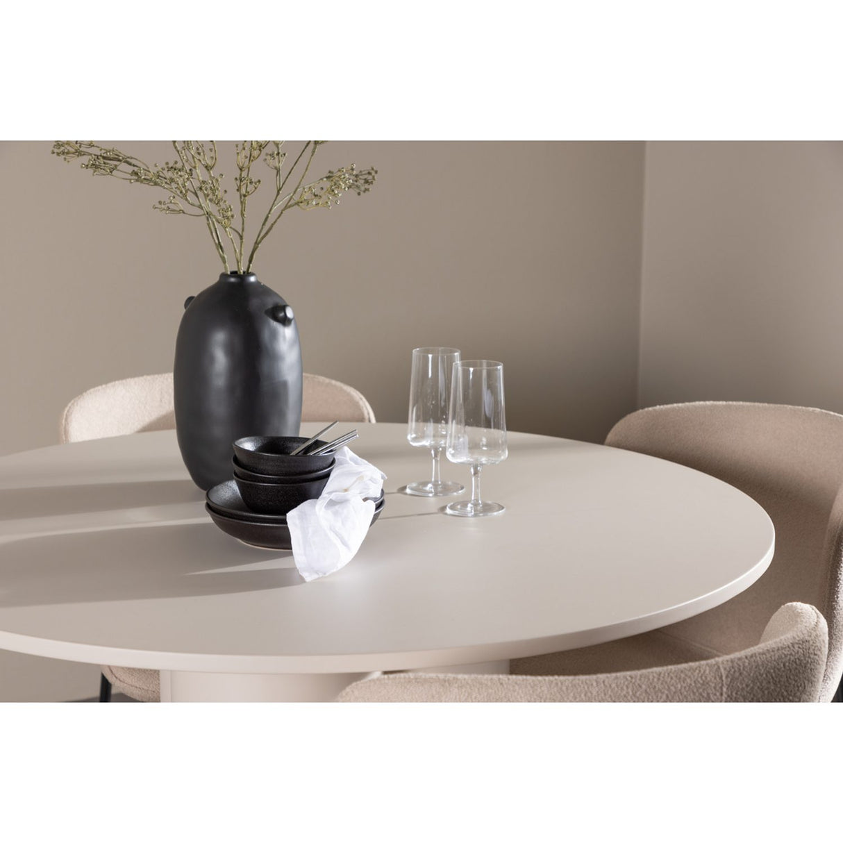 Olivia, Modesto Rund matgrupp