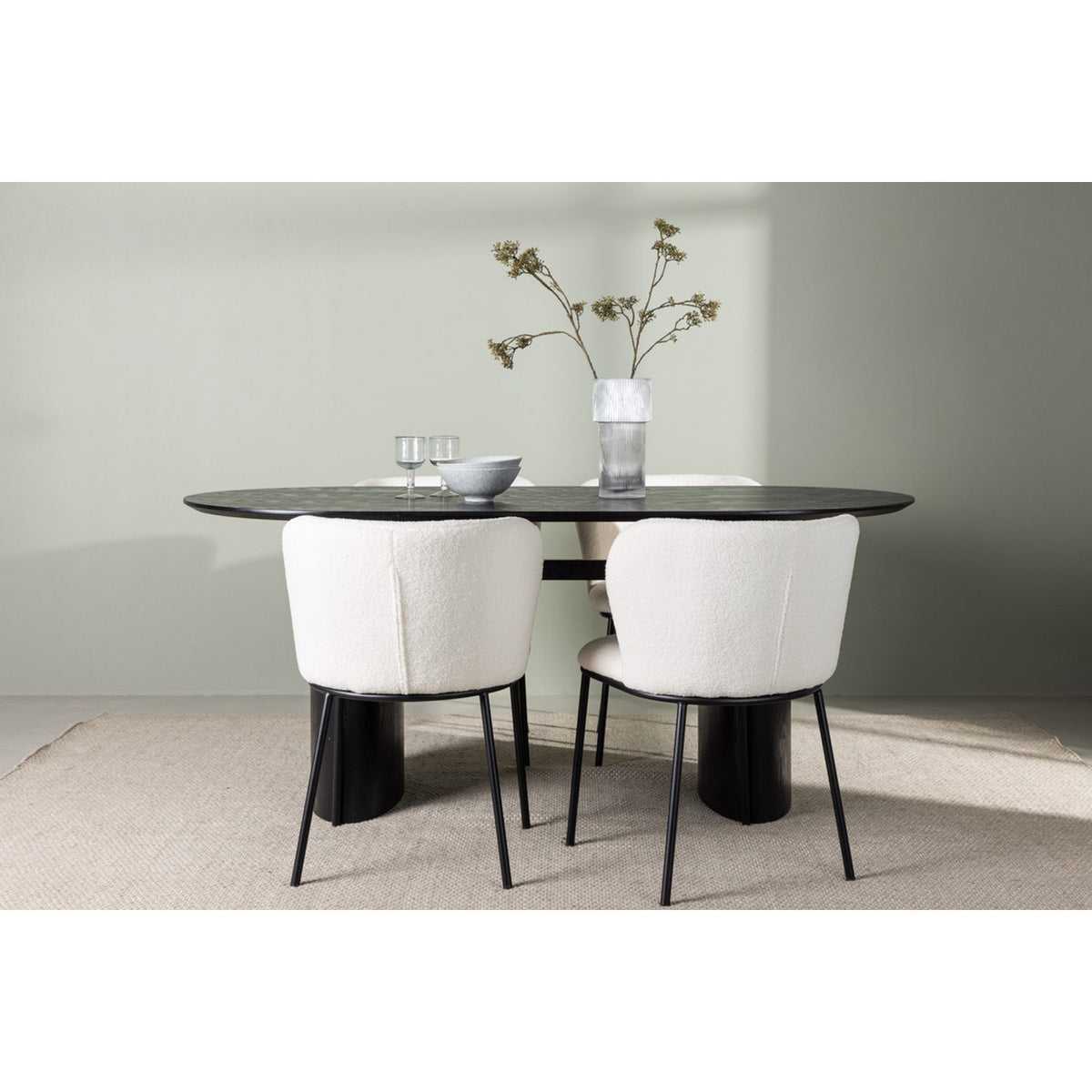 Isolde, Edina Oval matgrupp Svart