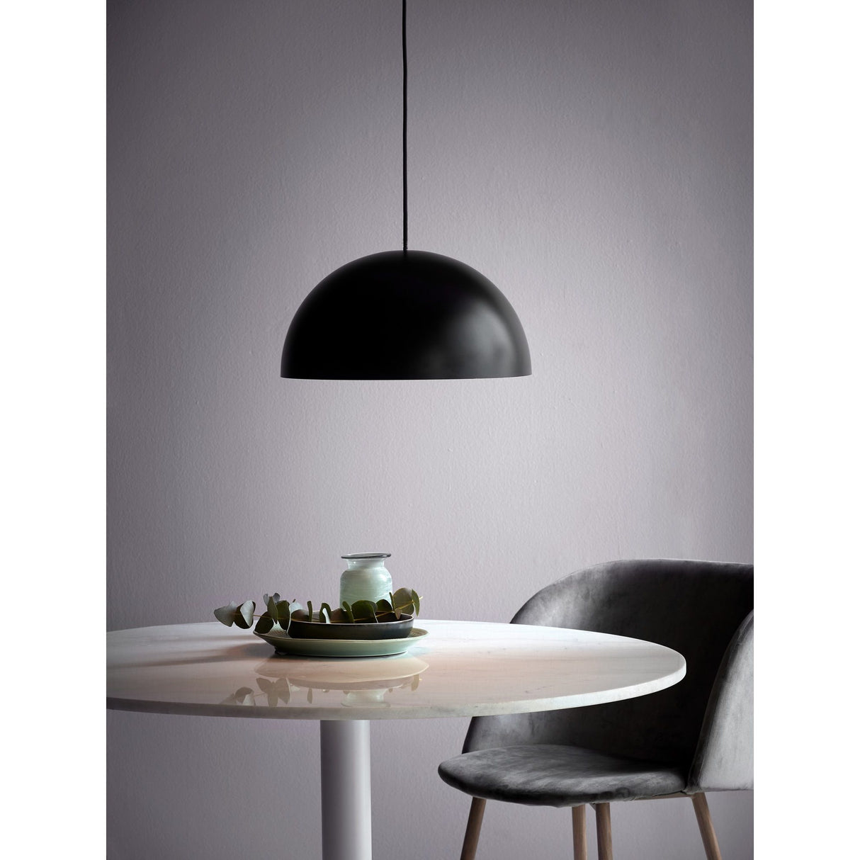Ellen Svart Taklampa