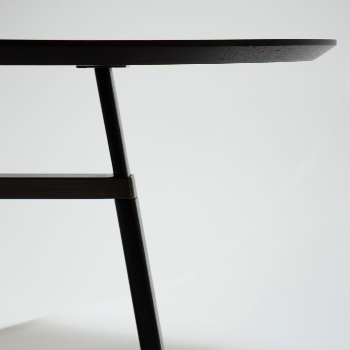 Cross Bord Black Ash