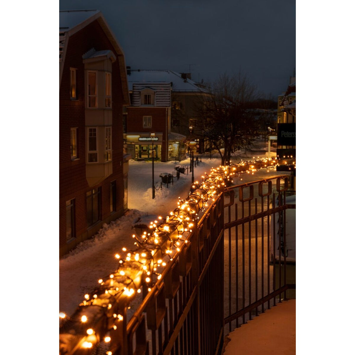Cluster LED Svart kabel 30V/IP44 Ljusslinga Ute 8.78m, Amber