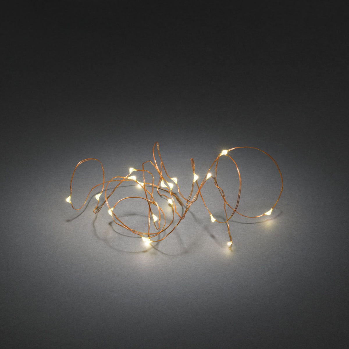 Metallisk LED Timer 6h Ljusslinga Inomhus 20 Lampor (1.9m), Varmvit/Kopparfärgad