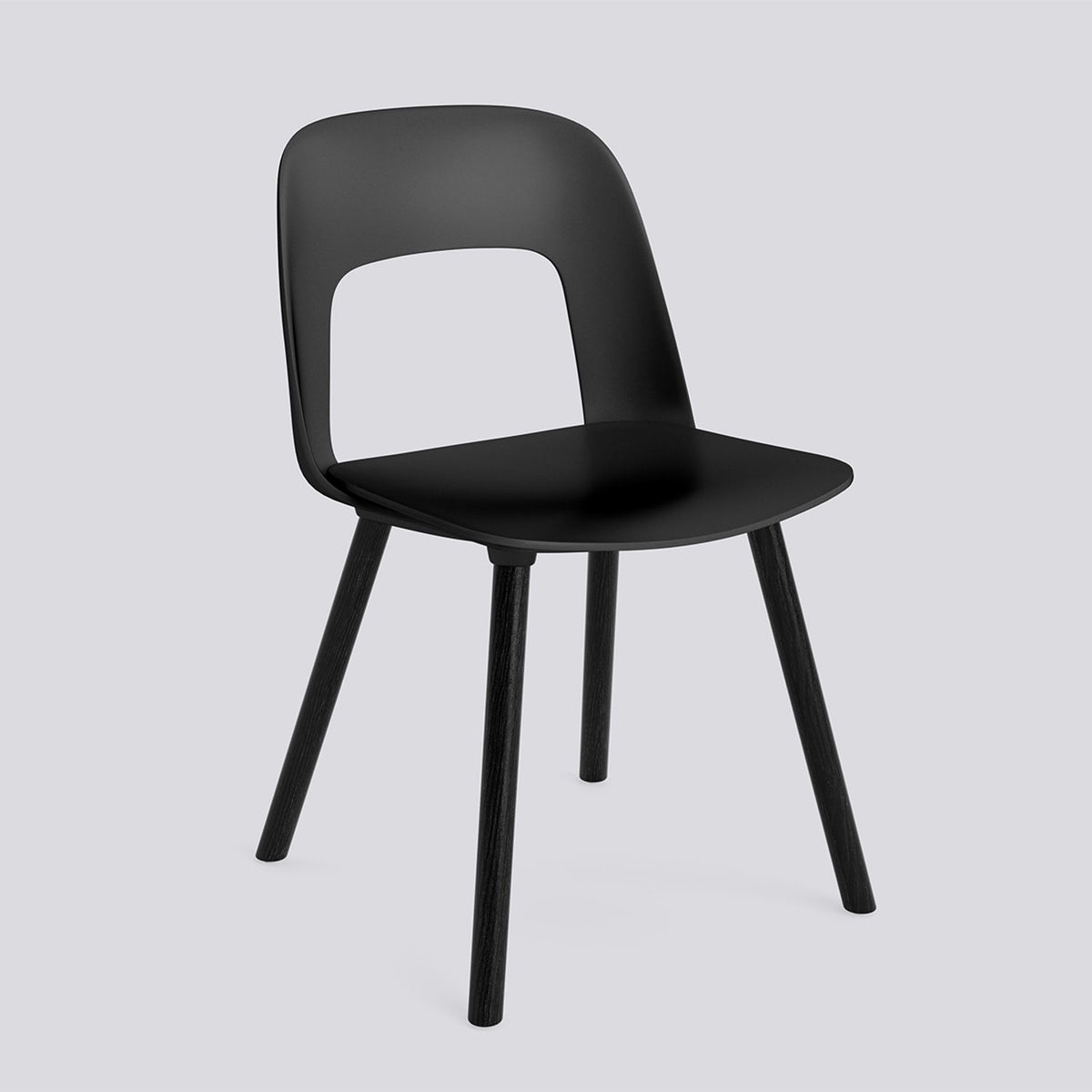 Layout 121 Stol Black, Black – massiv ek med vattenbaserad lack