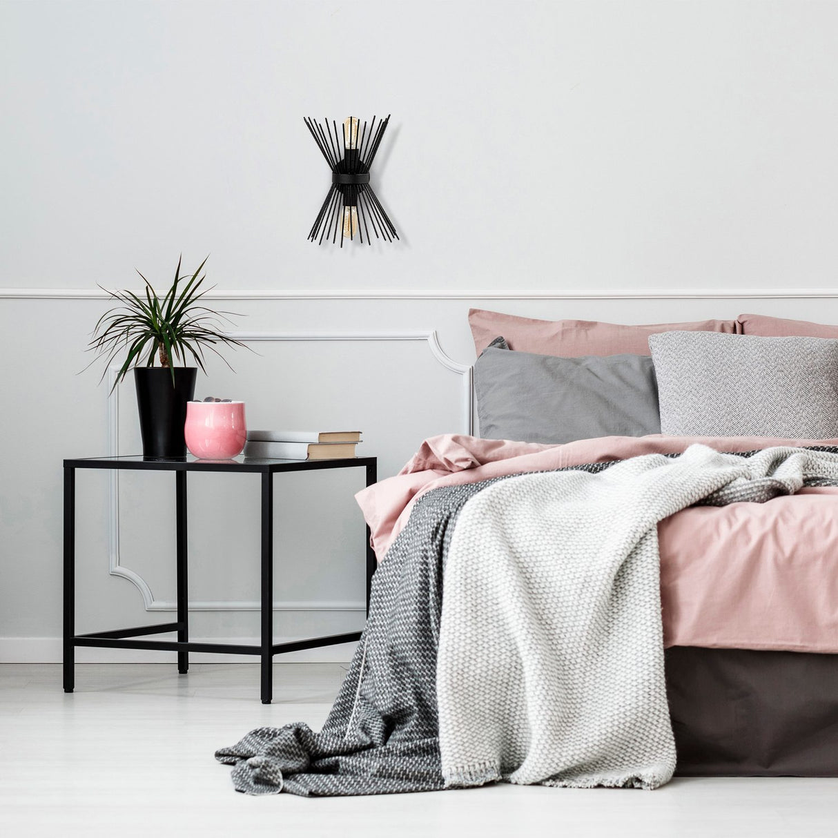 Kajsa Vägglampa Svart