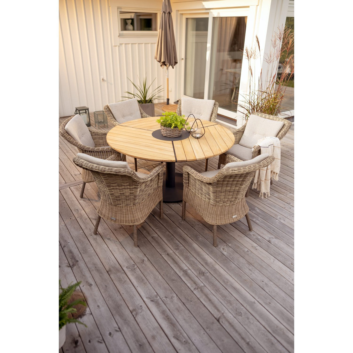Peace Matbord Ø150 cm Teak