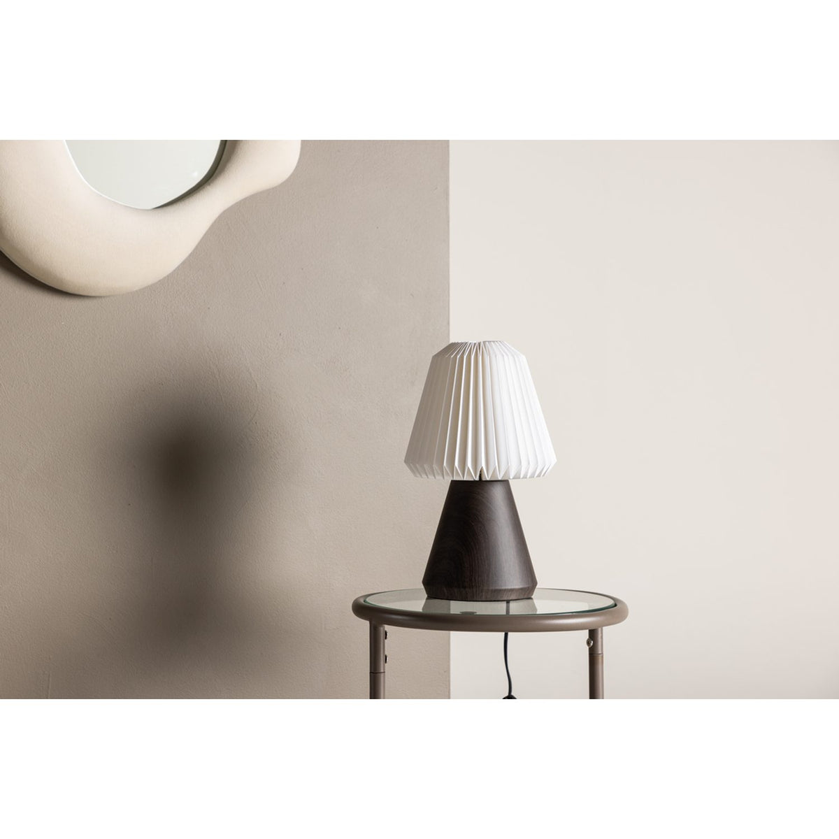 Fjällen Bordslampa Valnöt