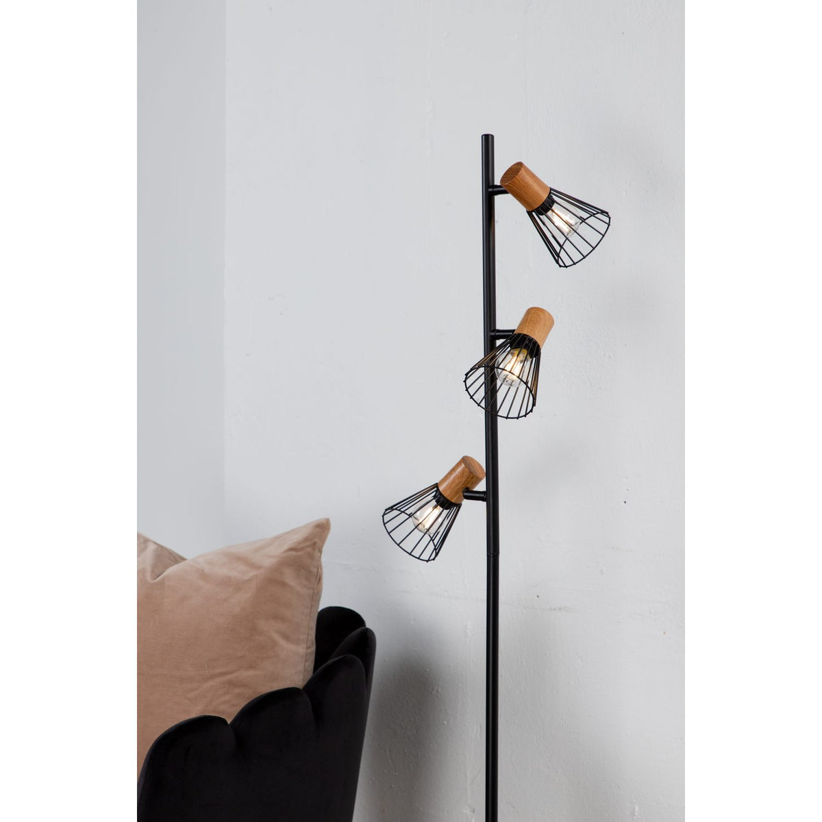 Atticus Golvlampa
