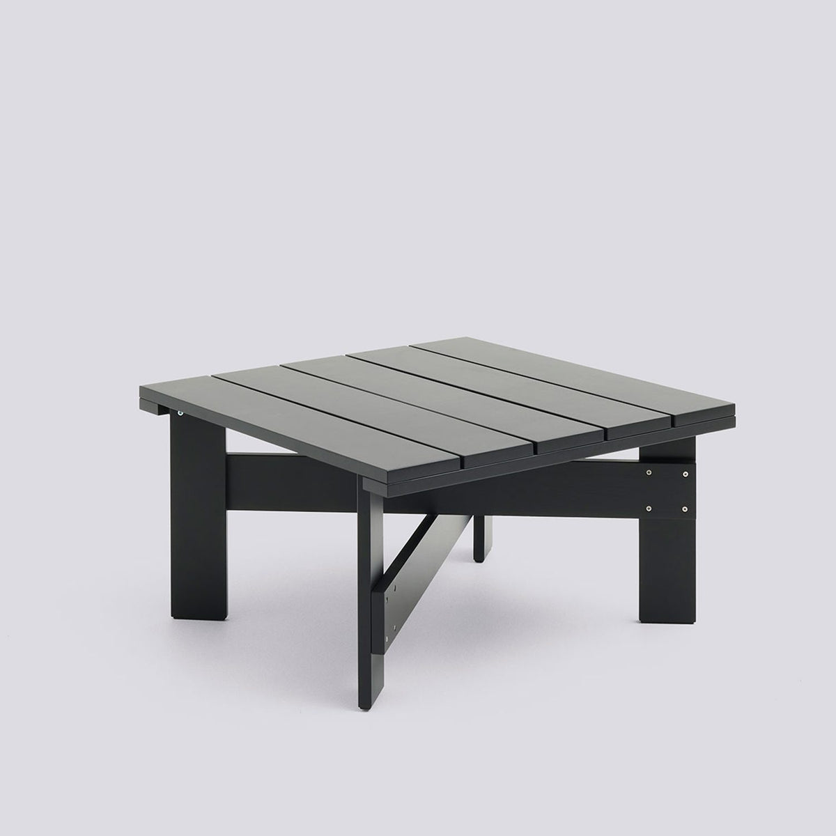 Crate L75,5 × B75,5 × H40 cm Soffbord Black – massiv furu med vattenbaserad lack