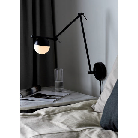 Contina Vägglampa Svart