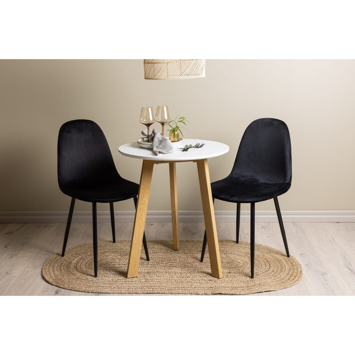Leonora, Polar Rund matgrupp Svart, Vit, ⌀65