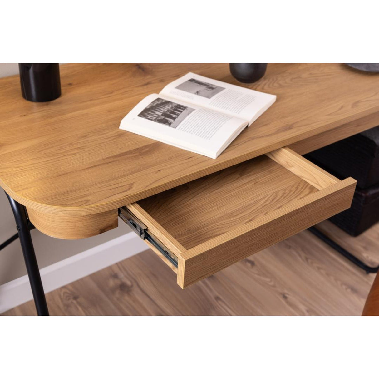 Blueton Skrivbord 75x120x60 cm