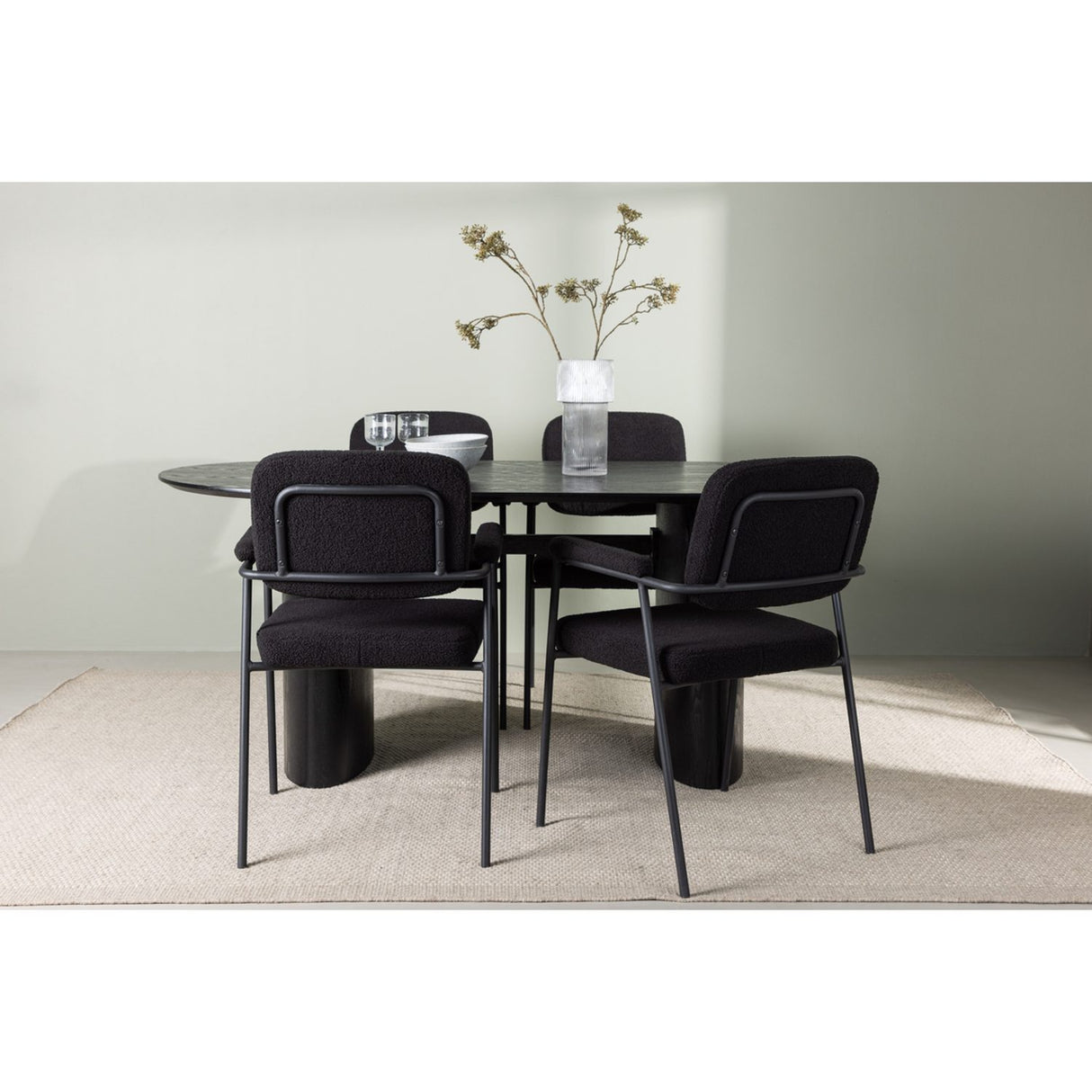 Isolde, Yesterday Oval matgrupp Svart, Svart, 180 x 90