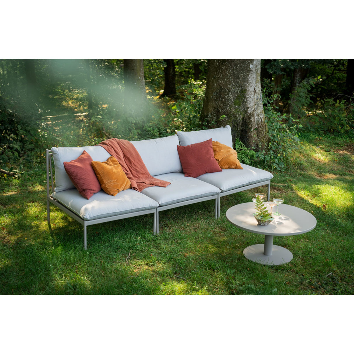 Näsby Utesoffbord Ø80 cm Sand