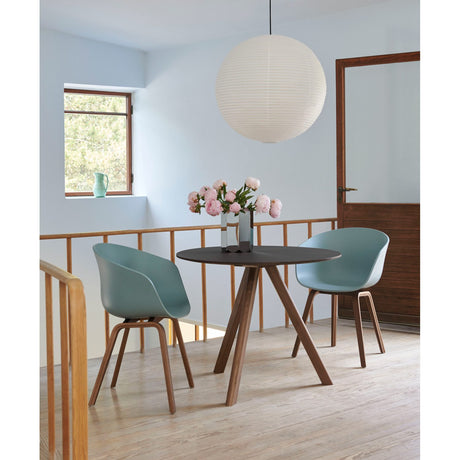 CPH 20 Ø120 × H73 cm Matbord Burgundy – linoleum, massiv ek med vattenbaserad lack