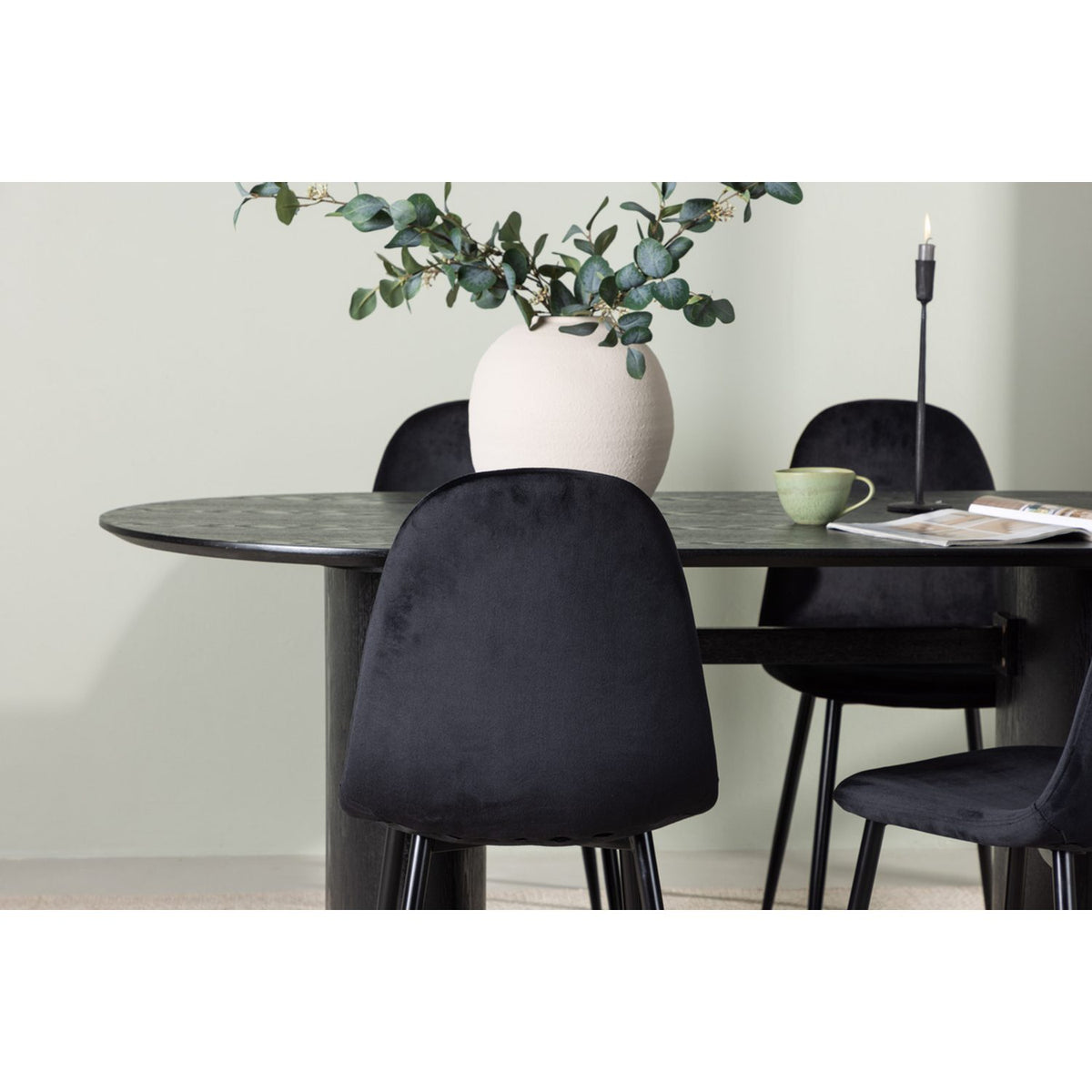 Isolde, Polar Oval matgrupp