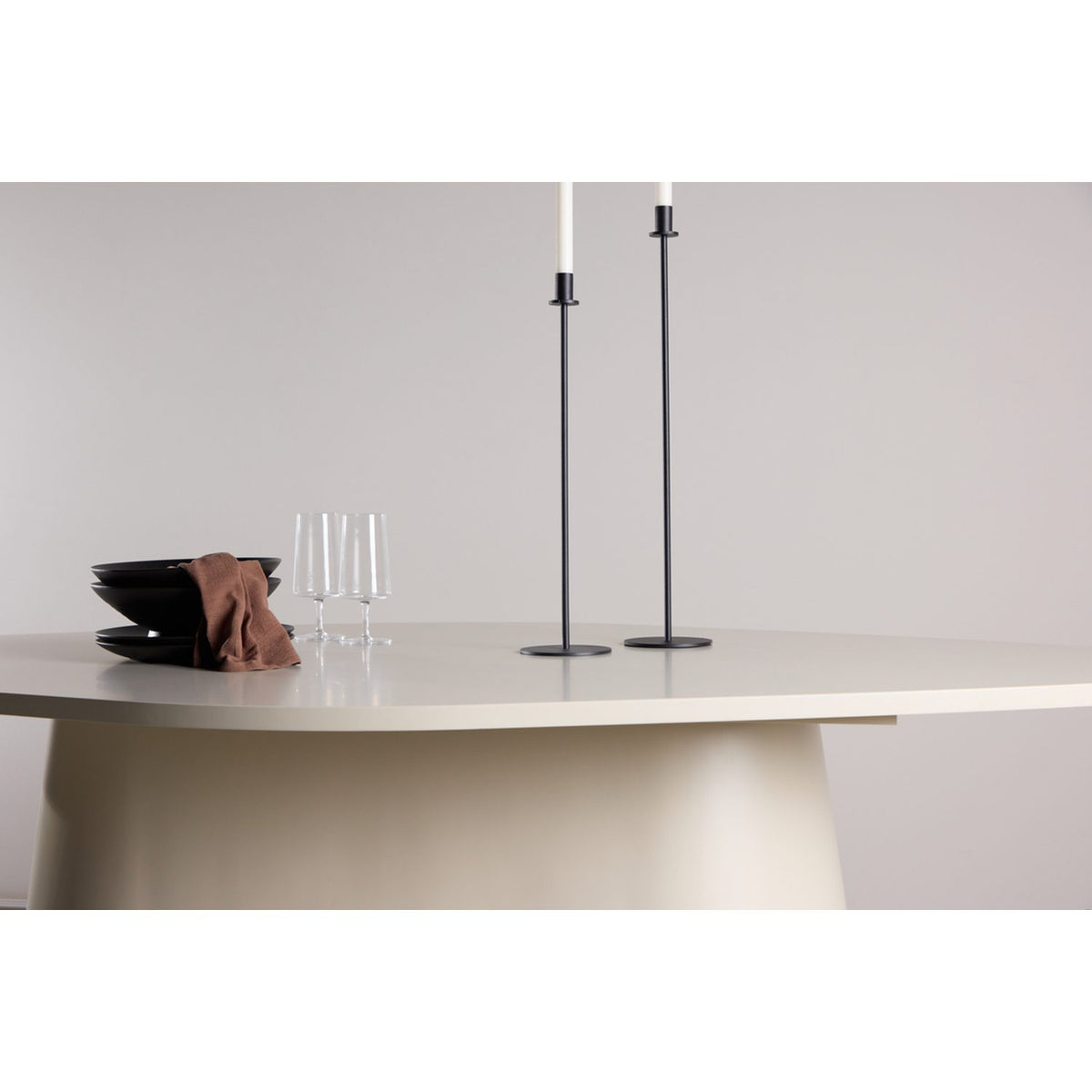Diamant Ovalt matbord Beige
